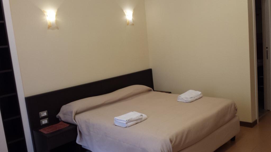 Duomo 89 Bed and Breakfast Napels Kamer foto